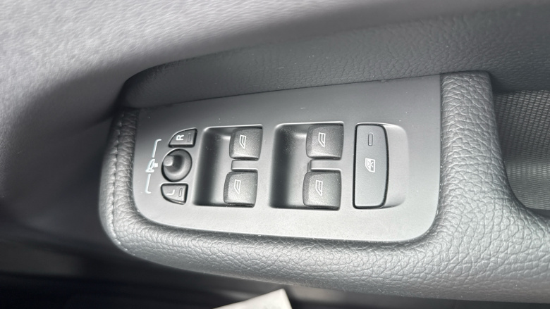 Volvo Xc60 2.0 T6 RC PHEV Inscription Expression 5dr AWD Auto Estate